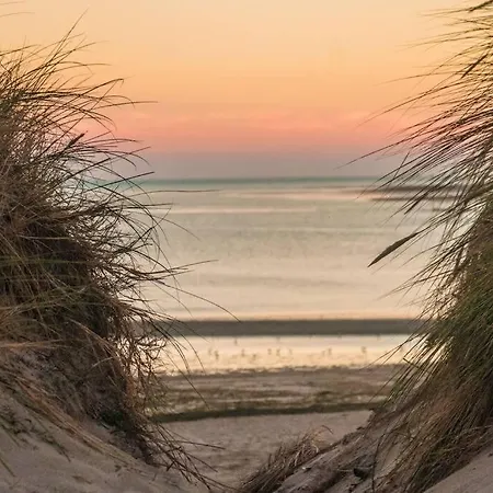 Gite au pied des dunes, 200m de la plage Montmartin-sur-Mer Extérieur photo